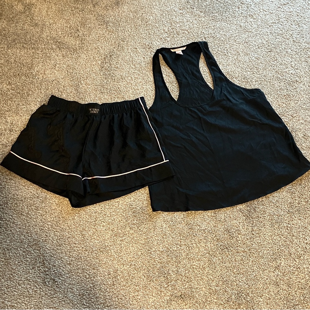 VITORIA’S SECRET BLACK SLEEPWEAR SET SIZE S